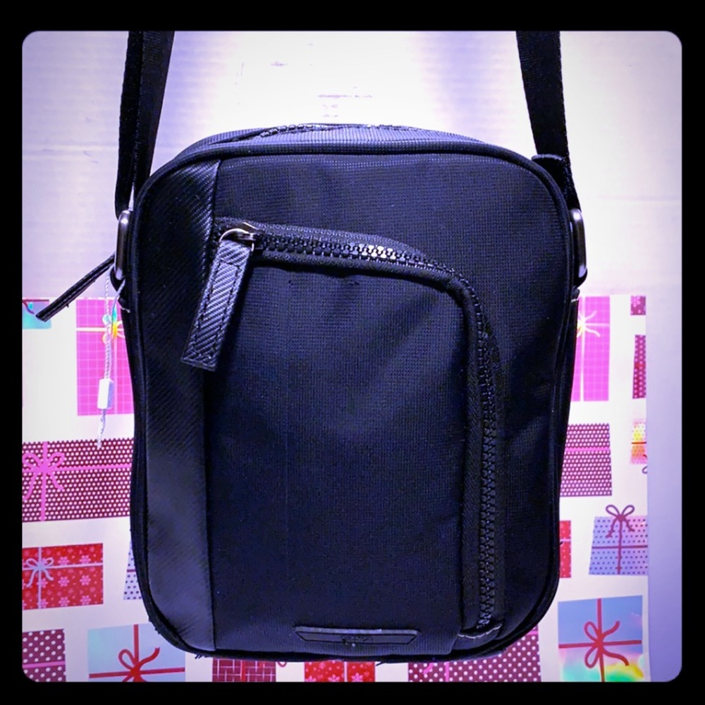 NEW NWOT CARPISA Black Mens CrossbodySling Bag